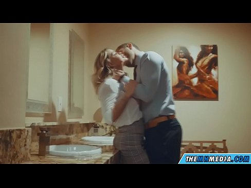 ❤️ Când o blondă cu sânii mari te seduce într-o toaletă publică ❤❌ at ro.wassell.ru ❌️